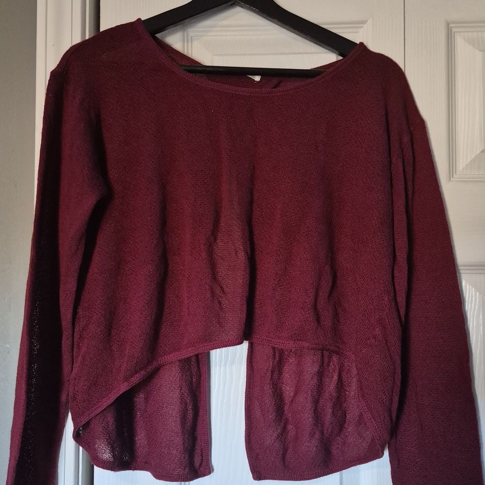 Chic Burgundy Cropped Sweater